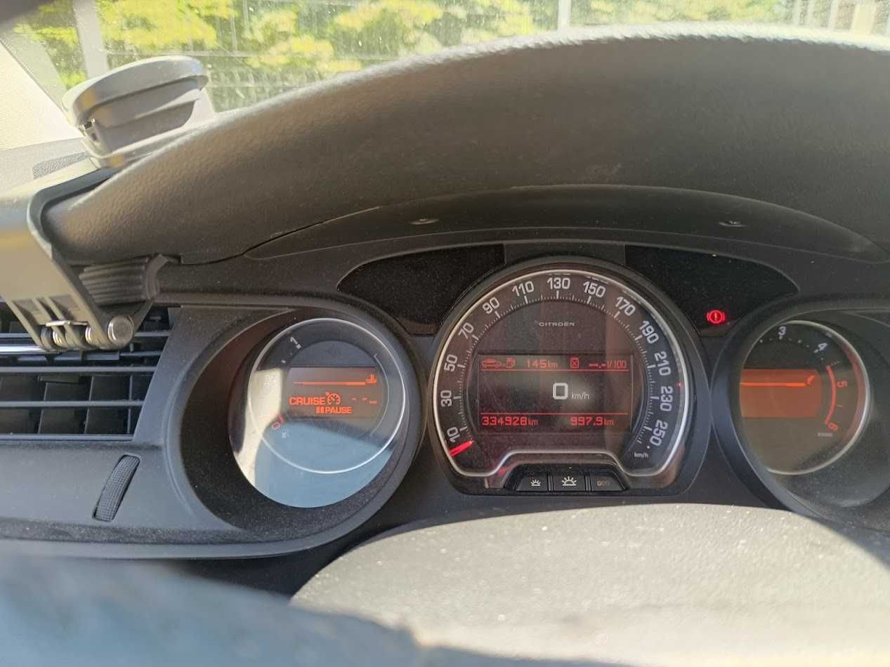 Sprzedam Citroena C5 - uszkodzony