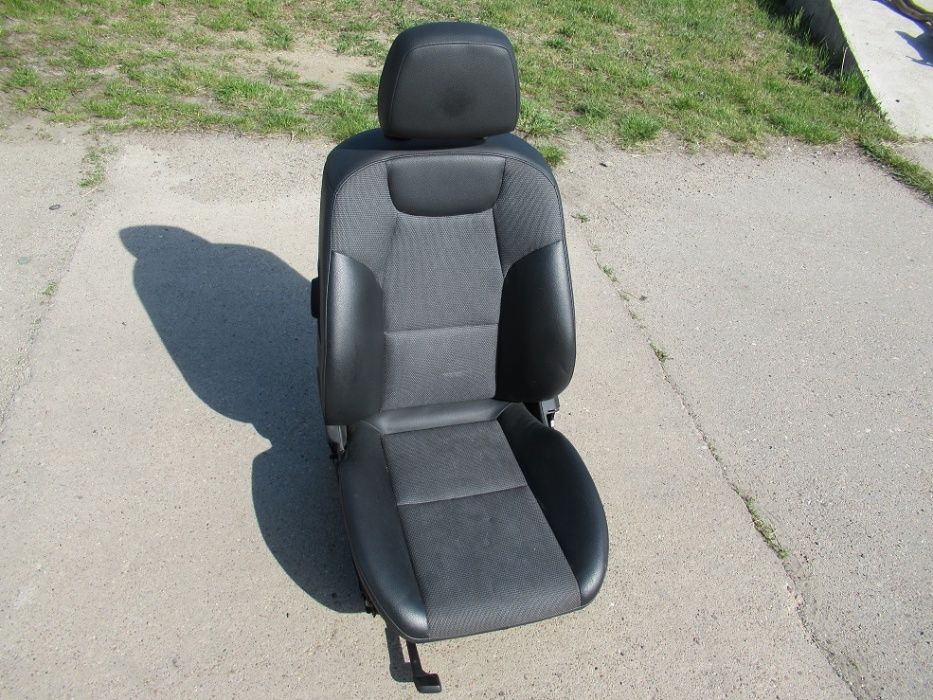 mercdes W204 fotel kierowcy ładny