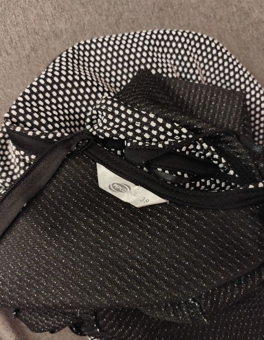 Sukienka biurowa w rozmiarze M (38)