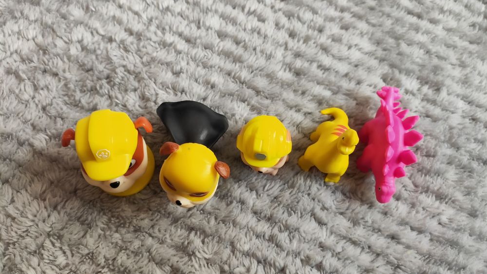 Zestaw figurek psi patrol Rubble żółty pies