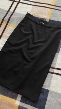Чорна юбка