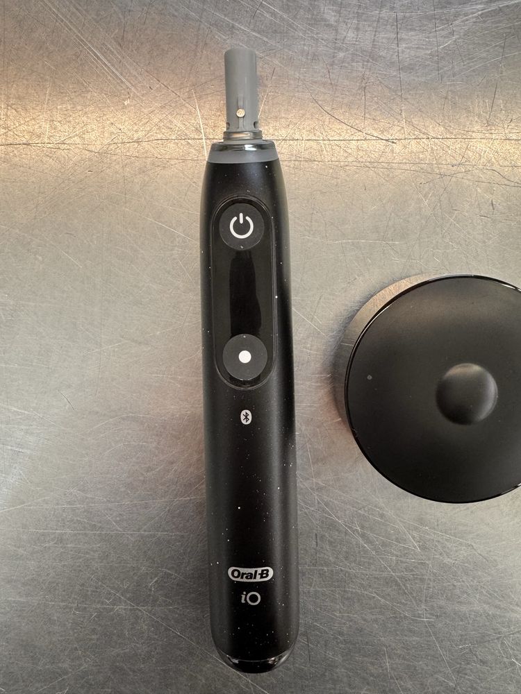 Szczoteczka magnetyczna ORAL-B iO 10 Czarny