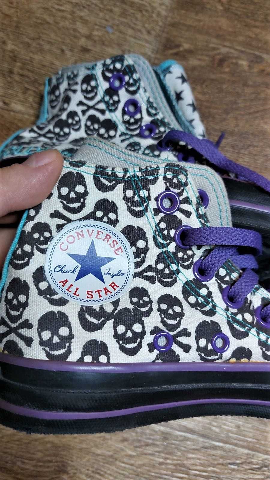 Converse All Star Chuck Taylor Hollywood.