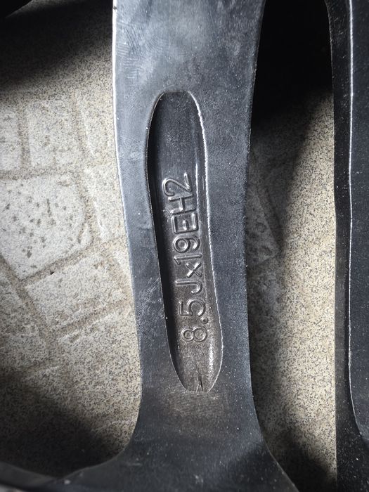 Комплект дисків для Audi R19
Ет25
8J