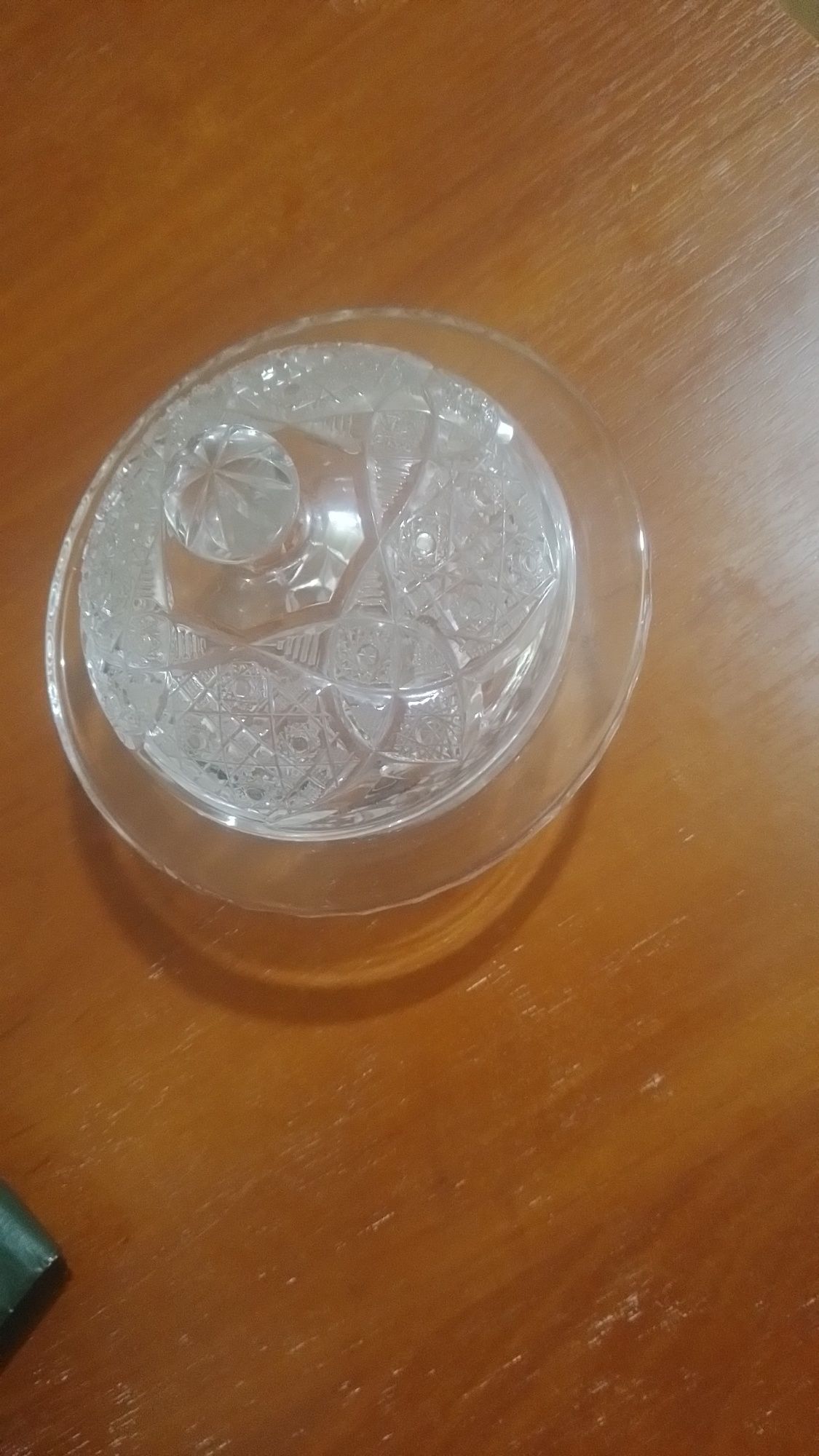 Продам красивую хрустальную масленку