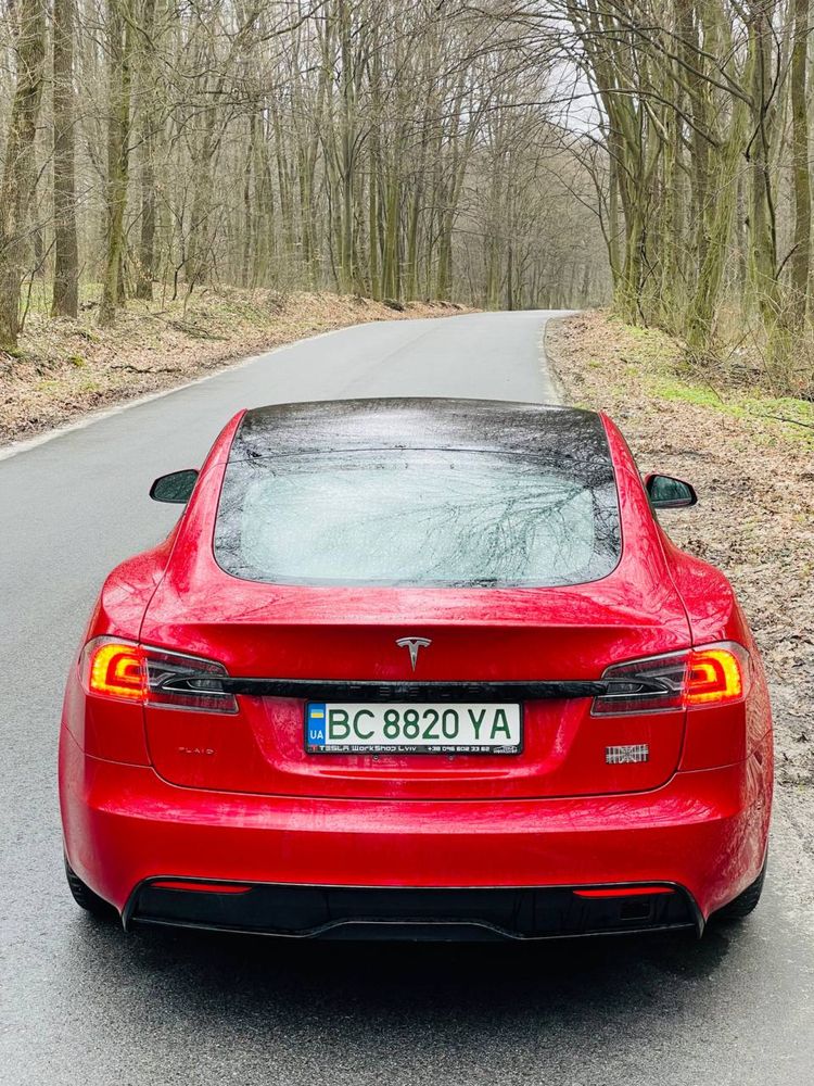 Tesla model s long renge