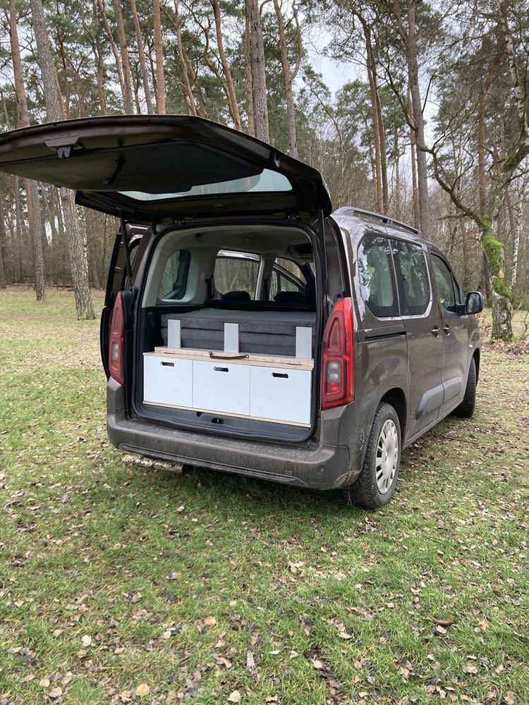 Zabudowa turystyczna kempingowa sportowa Fiat Doblo kamper camper