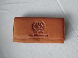 Piękny skórzany portfel damski