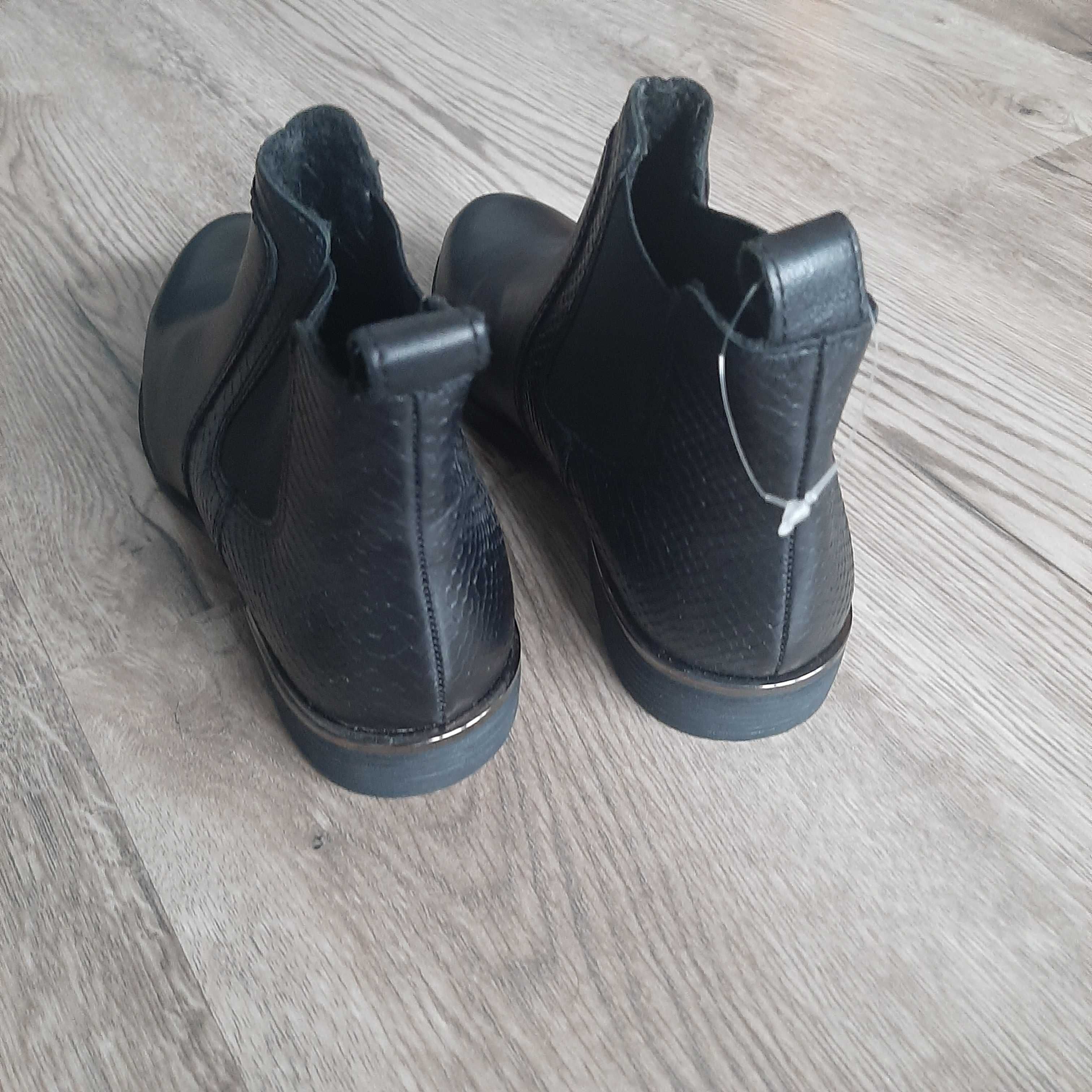 Botki ccc nowe 35