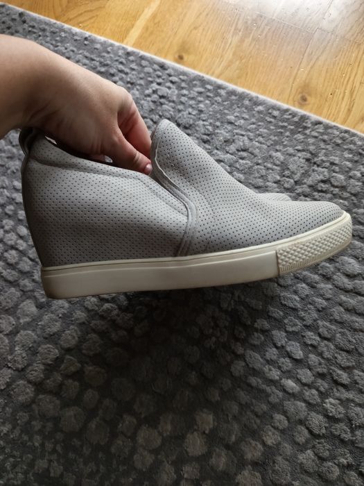 Szare buty na koturnie 39