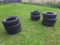 Sprzedam używane lecz w dobrym stanie opony Dodga rozmiar to 215/70R16