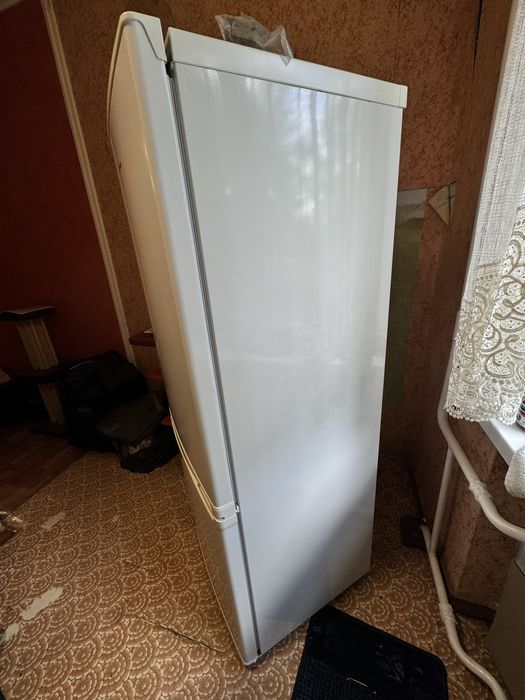 Холодильник в ідеальному стані