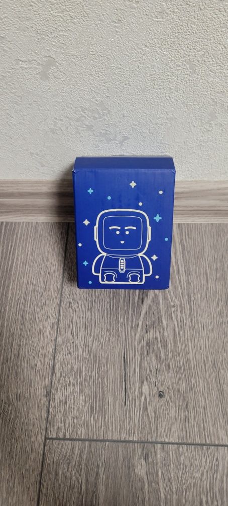 Чясы Robot clock Белый.