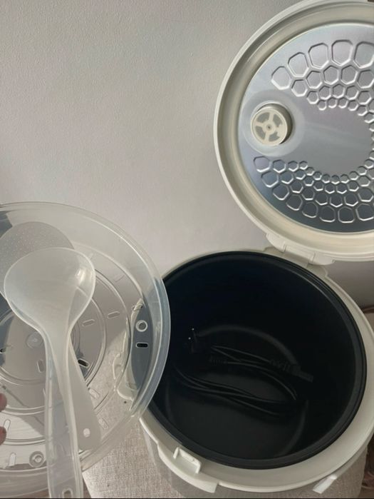 Robot de cozinha tipo Bimby - A estrear