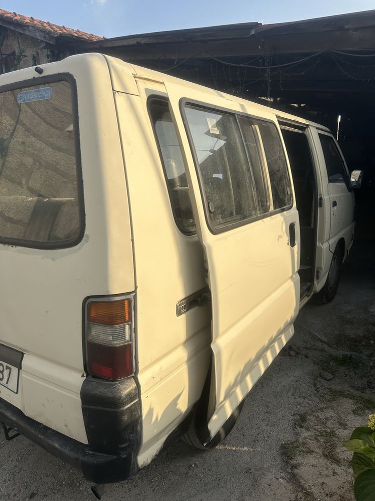 Mitsubishi L300 9 lugares