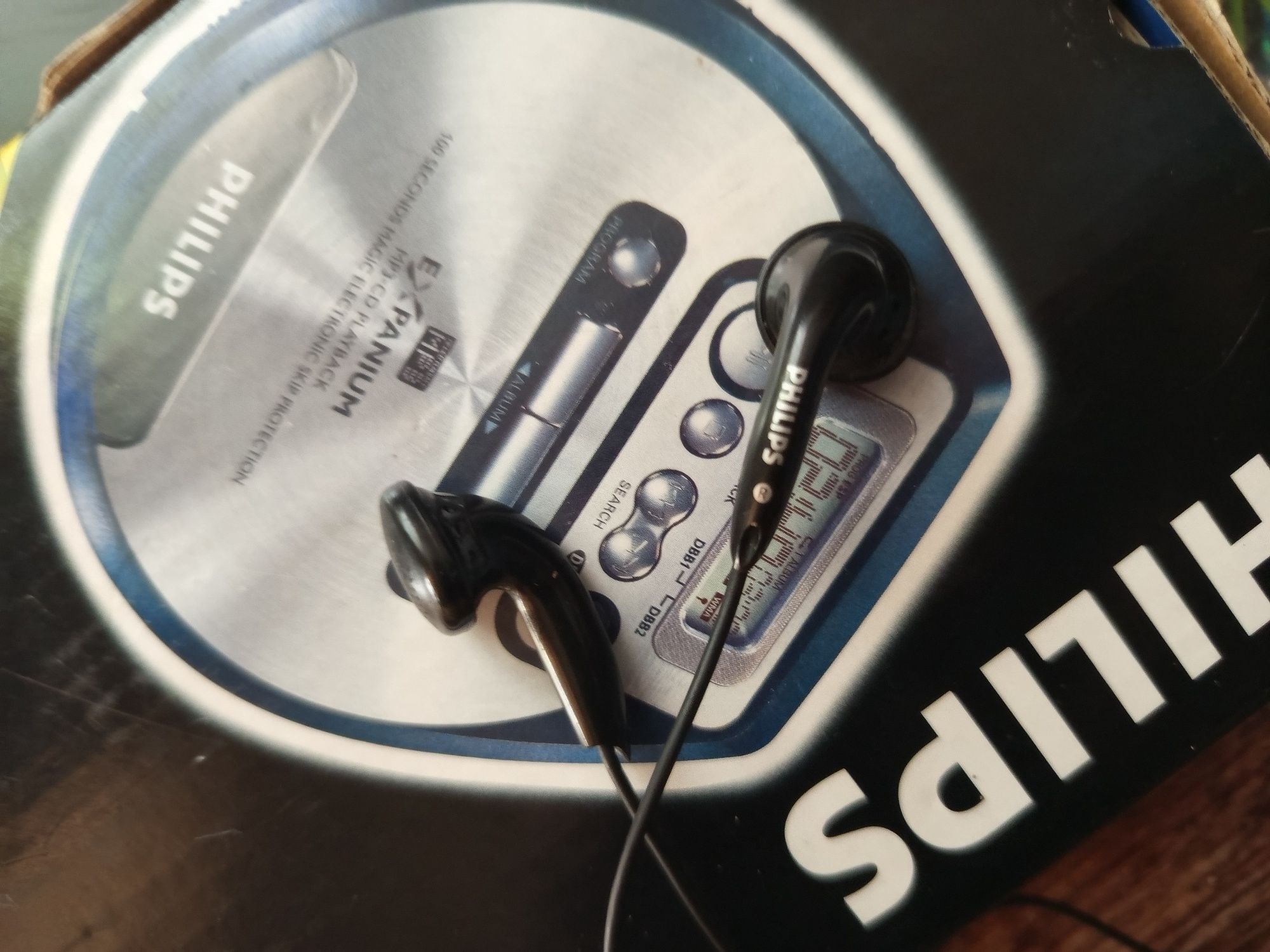 Discman firmy  PHILIPS EXP 221 cały zestaw z kartonem