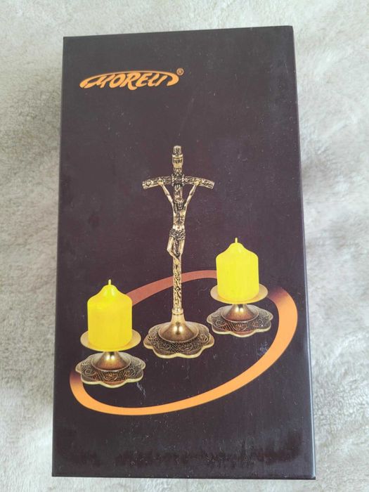 Zestaw kolędowy krzyż i świeczki z lichtarzami
