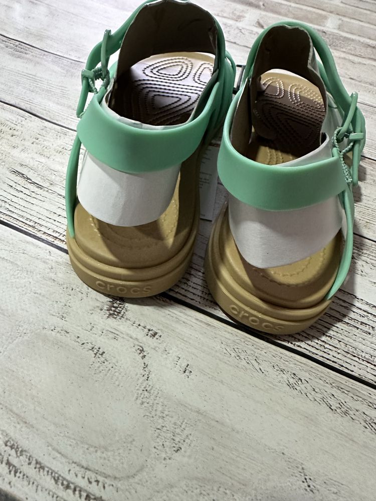 Жіночі сандалії Crocs Tulum Sandal W 11