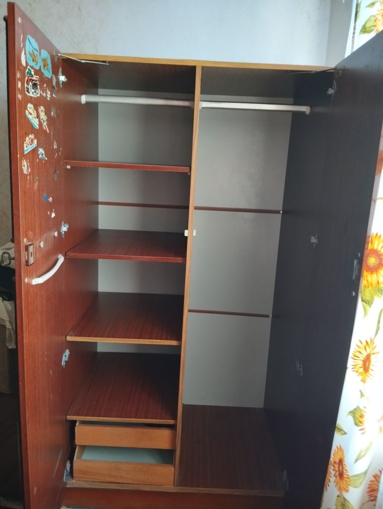 Шкаф для одягу СССР джуніор