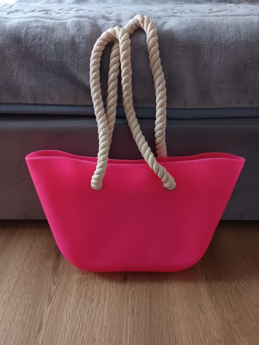 Różowa torba plażowa