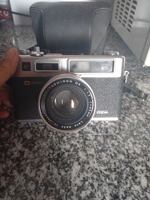 Máquina fotográfica Yashica Electro 35
