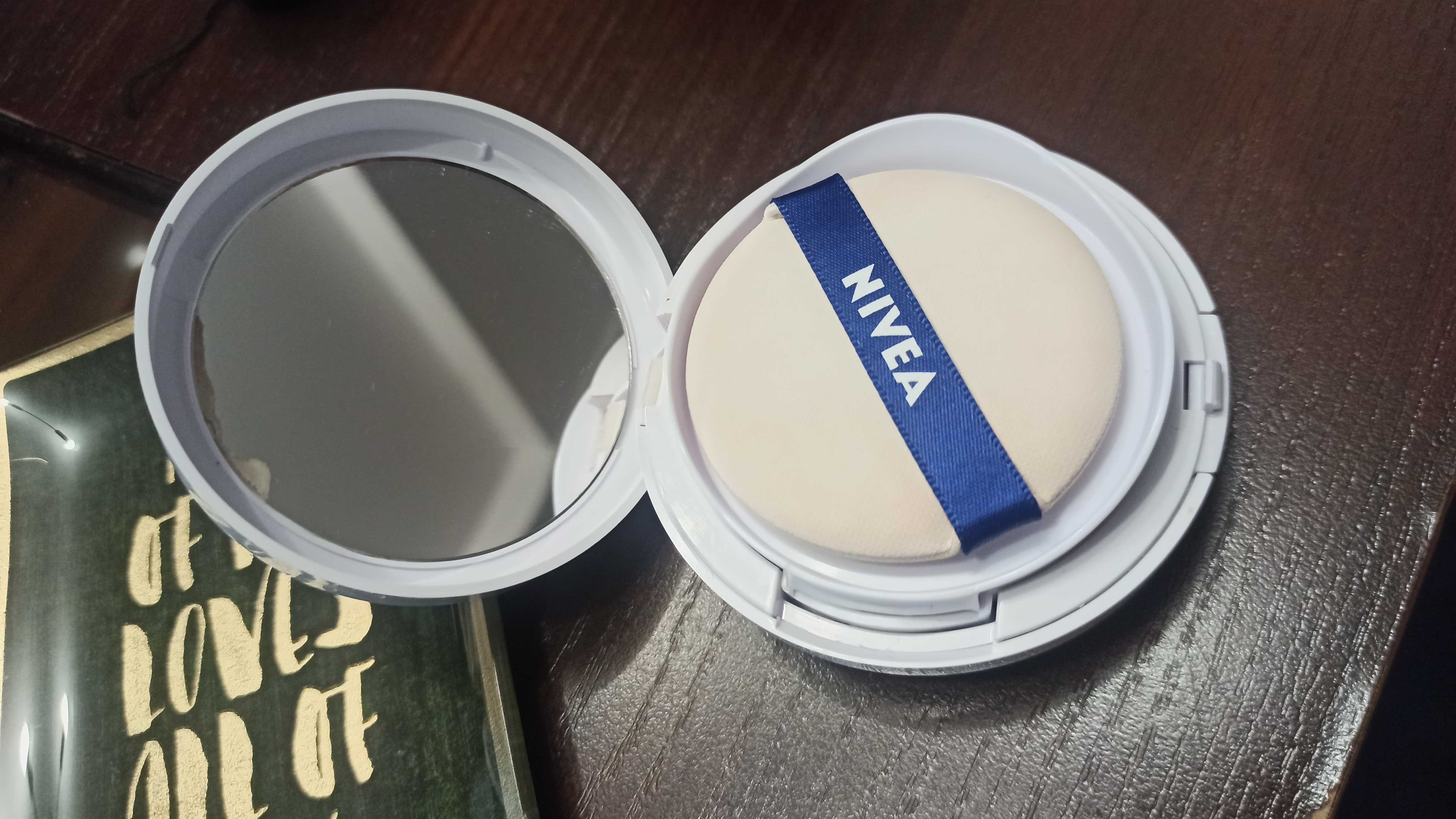 Krem podkład Nivea Cellular z kwasem hialuronowym kolor light - jasny