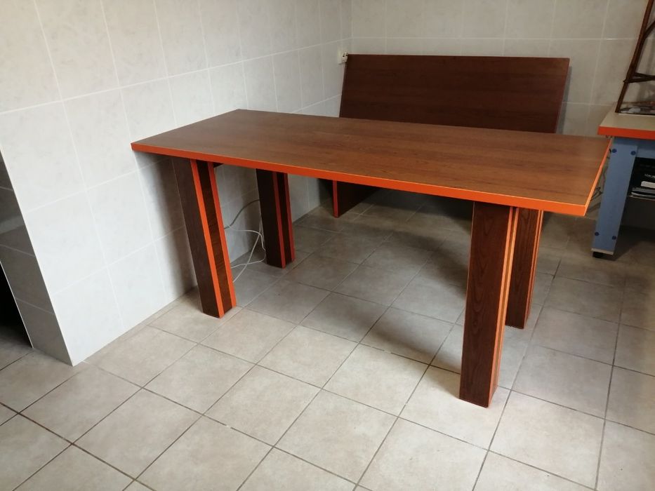 Обідній стіл з лавкою