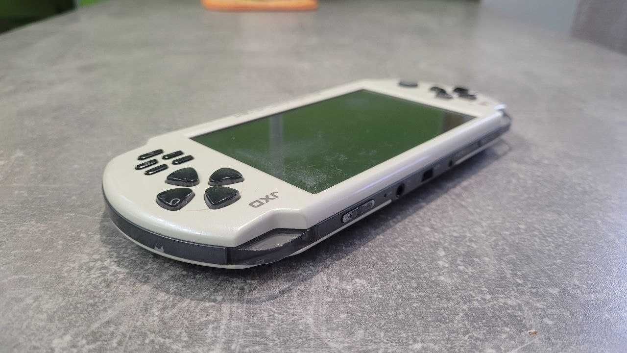 Портативная игровая консоль JXD S5300 (как Sony PSP)