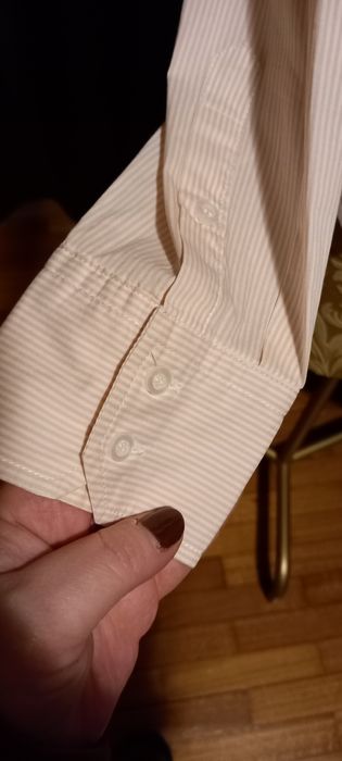 Camisa às riscas rosa e branco