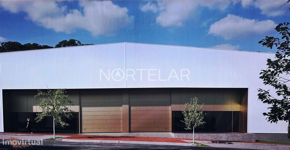 Armazém para Venda na Zona Industrial de Ribeirão, Vila Nova de Famali