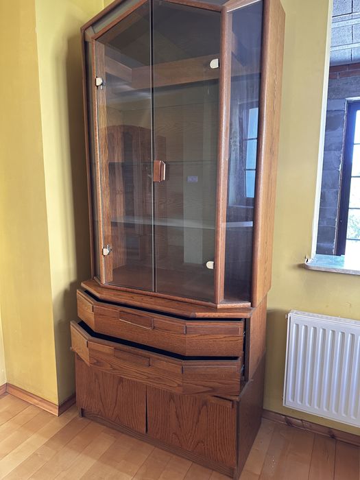 Vintage witryna z przeszkolnymi drzwiczkami z zestawu