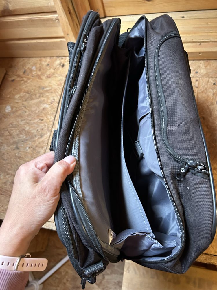 Samsonite czarna torba na laptop na kółkach