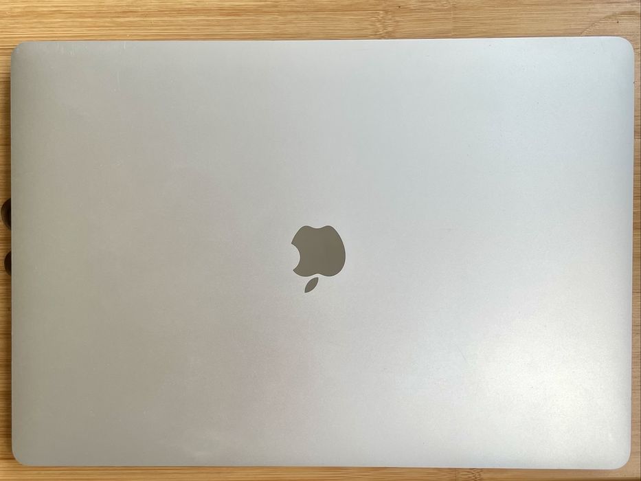 MacBook Pro 16” i7 32Gb/512Gb SSD/AMD5300