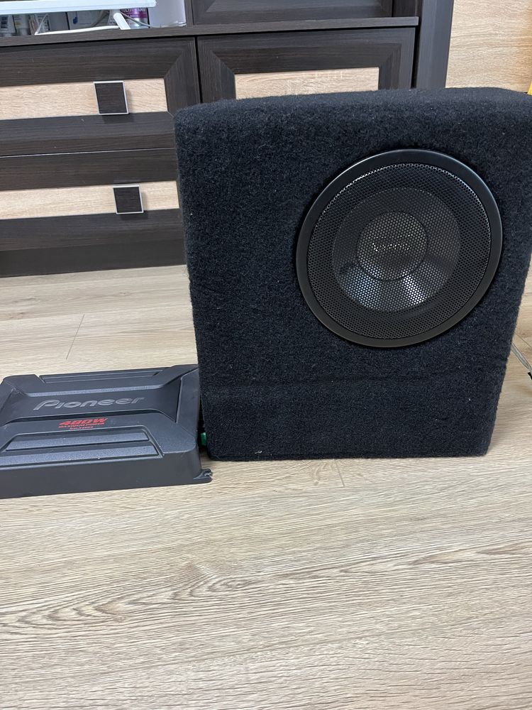 Підсилювач звуку Pioneer + сабвуфер Infinity