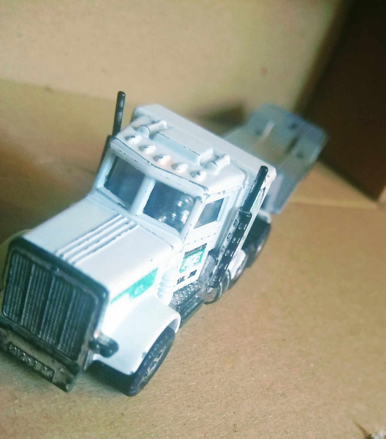 Matchbox Peterbilt White Ace Truck Trailer 1981