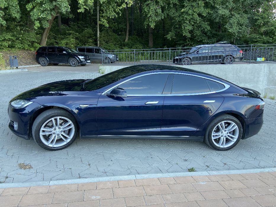 Tesla Model S P85 417к.с 85 КВт. Розмитненна!