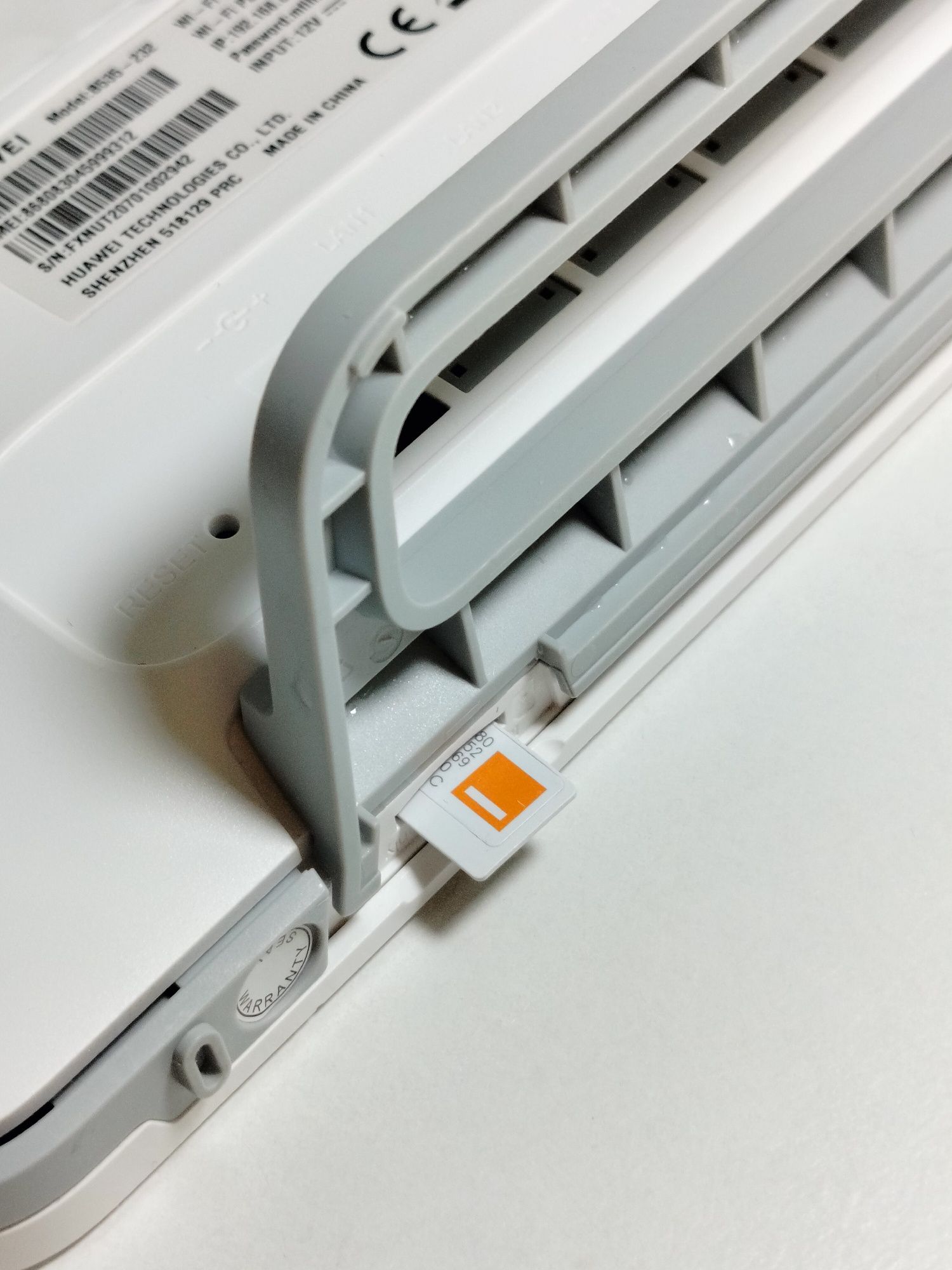 HUAWEI Router LTE 4G na kartę SIM WIFI 5GHZ CAT 7. Przesył 300 MB/S