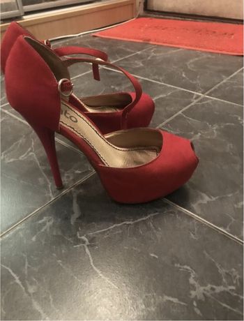 Женские туфли босоножки на каблуке Красные