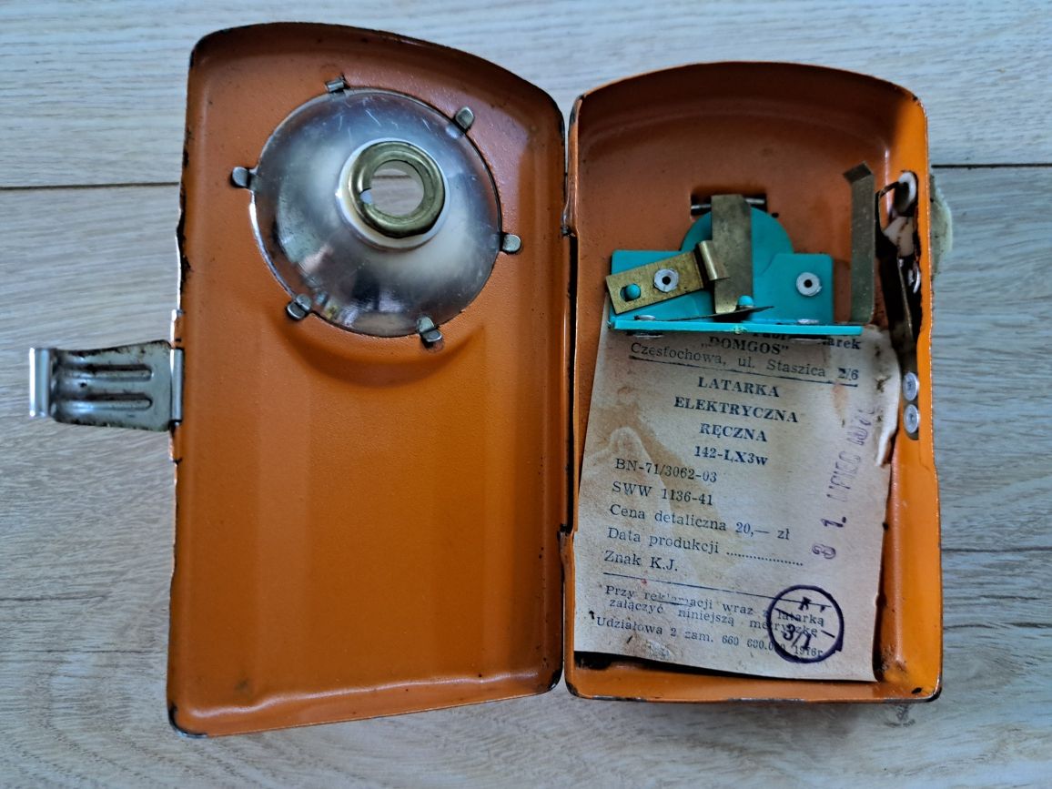 Stara latarka elektryczna ręczna 142-LX3w Domgos PRL 1970 vintage