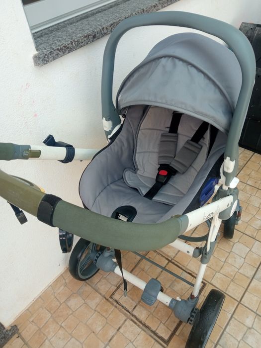 Carrinho bebé e ovinho