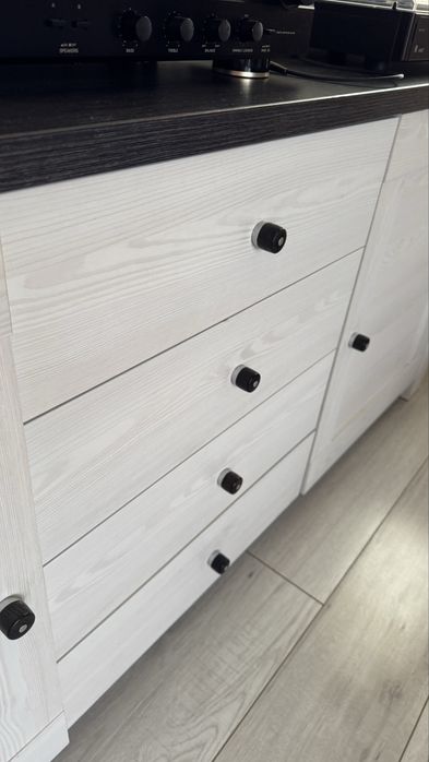 Komoda Hesen / Porto / Antwerpen BlackRedWhite