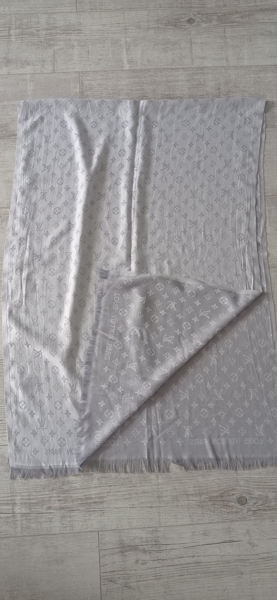 Шарф/палантин Louis Vuitton