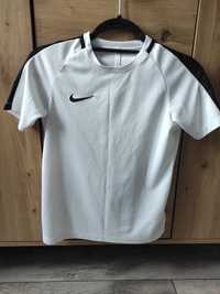 T-shirt chłopięcy Nike 152