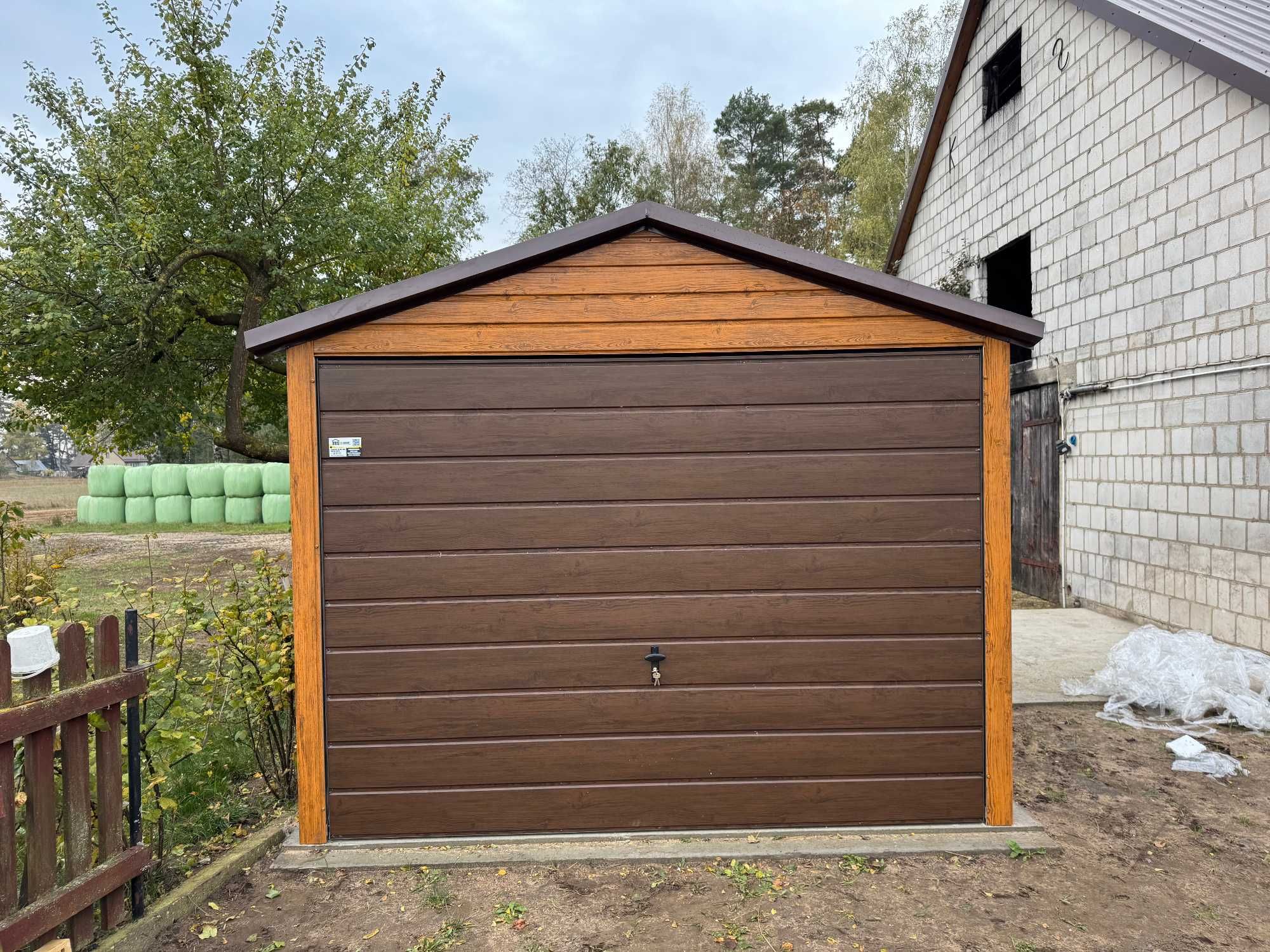Garaż blaszany 3x5m, dwuspadowy, złoty dąb + orzech, blachodachówka