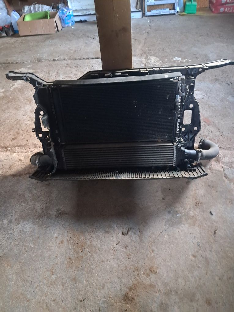 Pas przedni kompletny Audi A4 B8  1.8tfsi