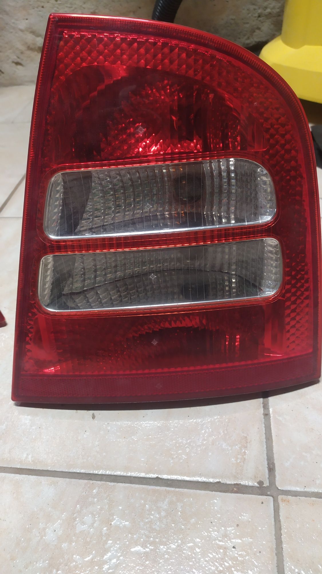 Lampy Skoda Octavia I tył