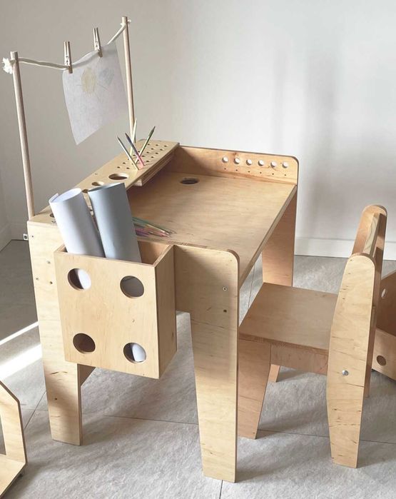 Biurko z krzesełkiem - polski design, rośnie razem z dzieckiem