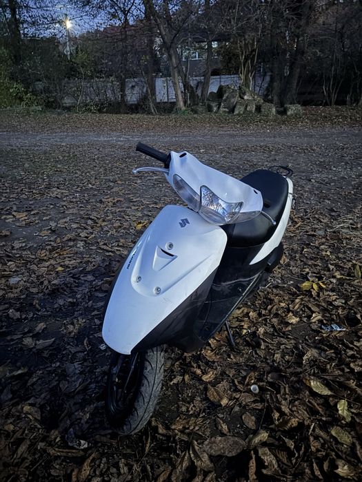 Скутер Suzuki lets 2 бабочка