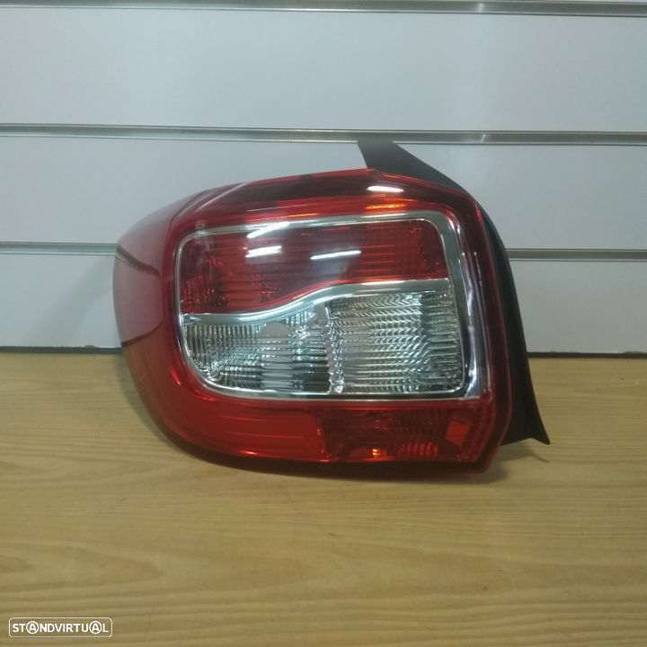 Farolim Dacia Logan modelo: 2013 até 2017 novo