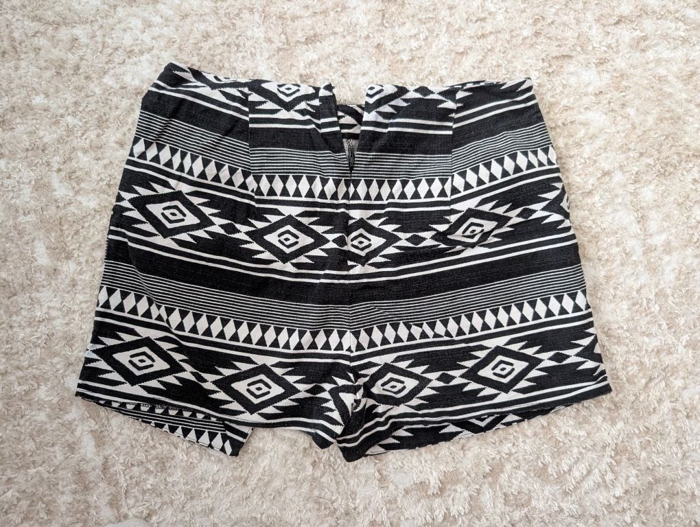 Spódnico spodenki Aztec wzór M 38